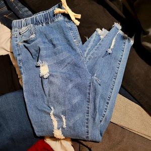Stretch Distressed Blue Jeans